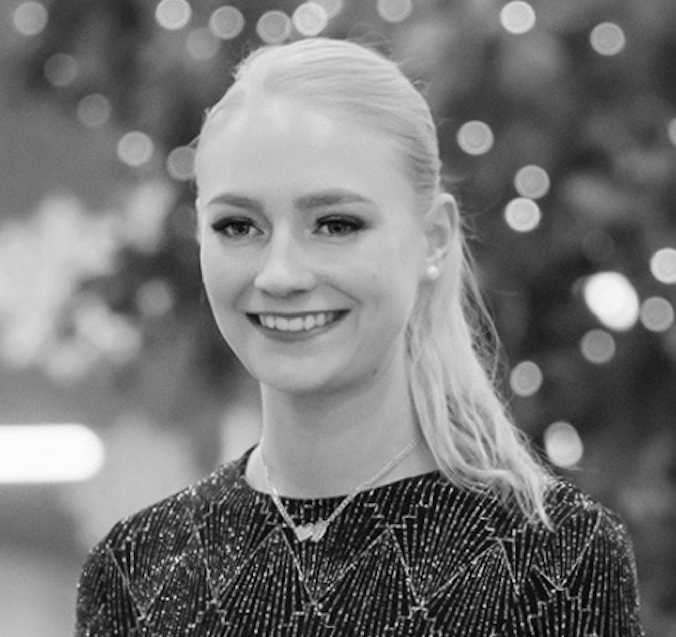 Vilhelmiina neliönä mustavalkoisena